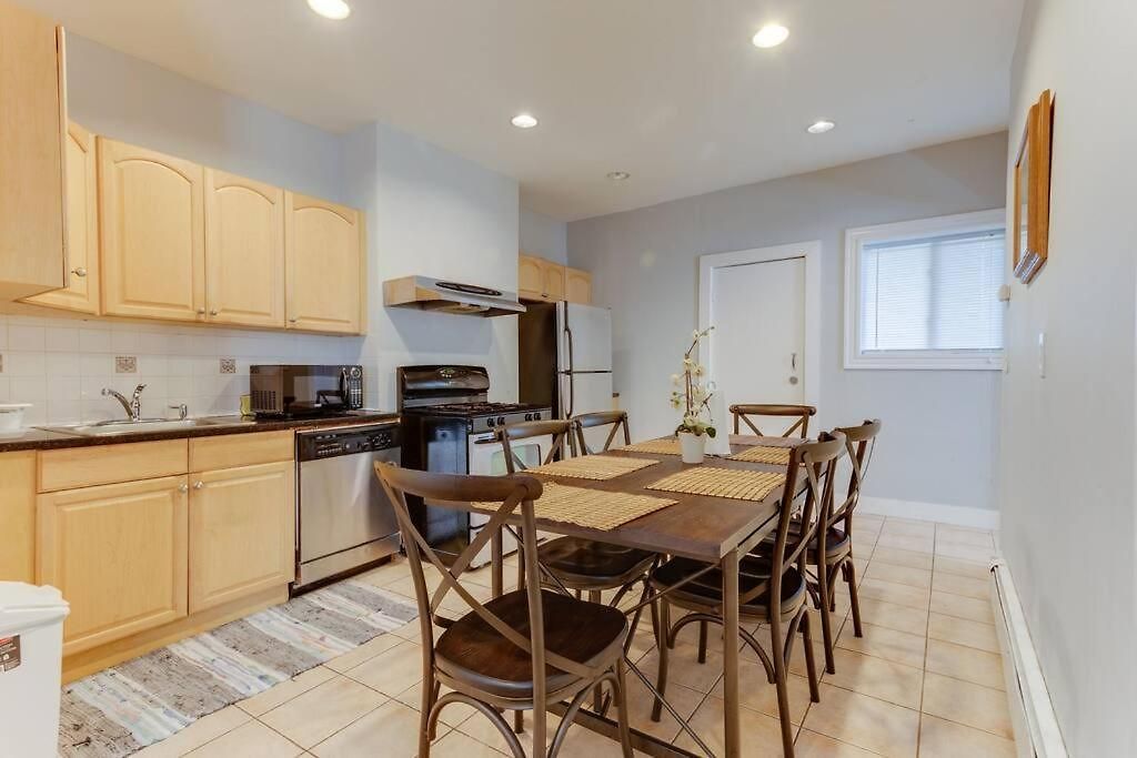 Apartment New! Near Mbta, 3mi To Fenway!