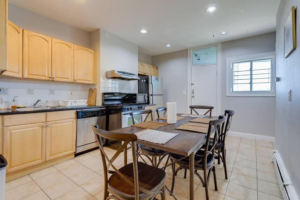 Apartment New! Near Mbta, 3mi To Fenway !