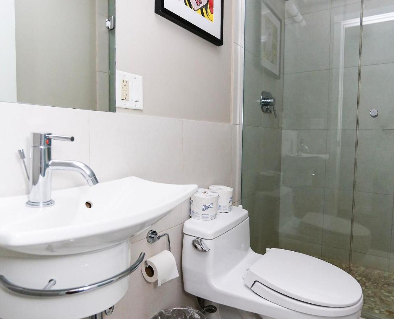 Apartment Charming On Boston's Iconic Newbury St. #8 *