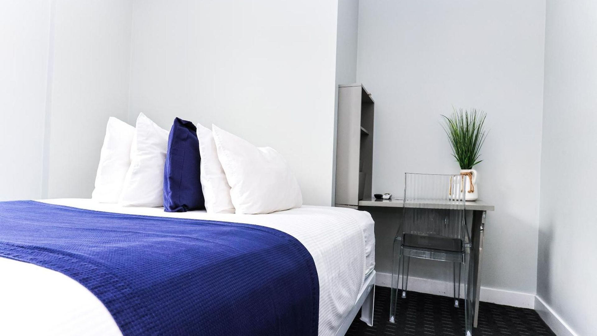 Cozy & Stylish Newbury Street Studio, #9