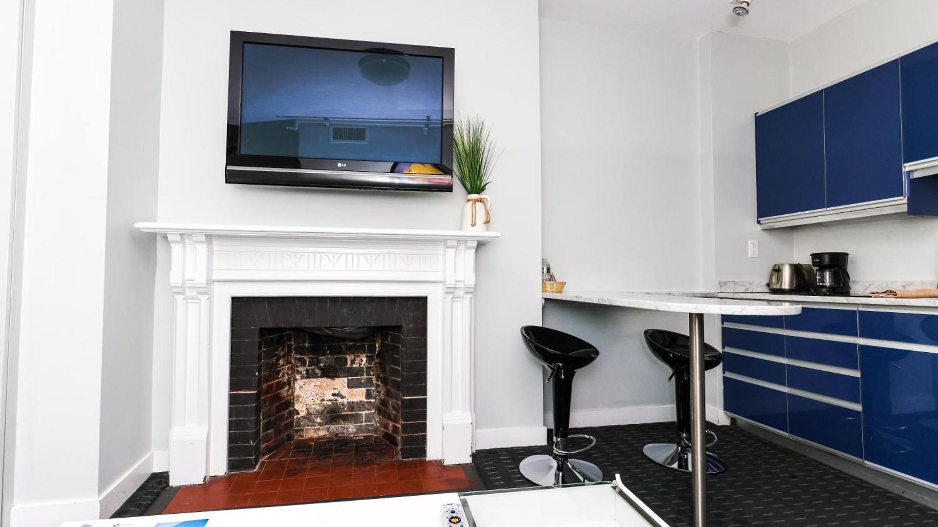 Furnished Newbury Street Studio, #6 Boston