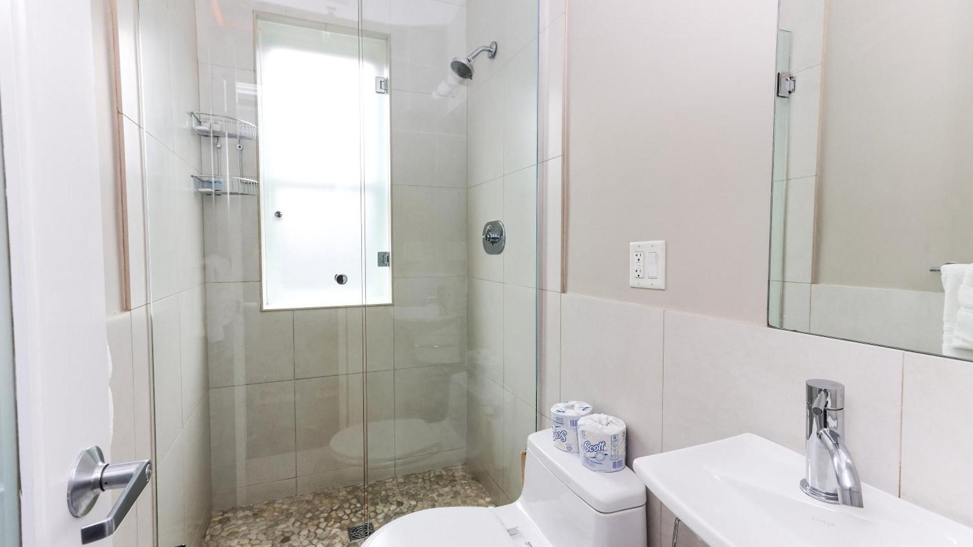 Furnished Newbury Street Studio, #6