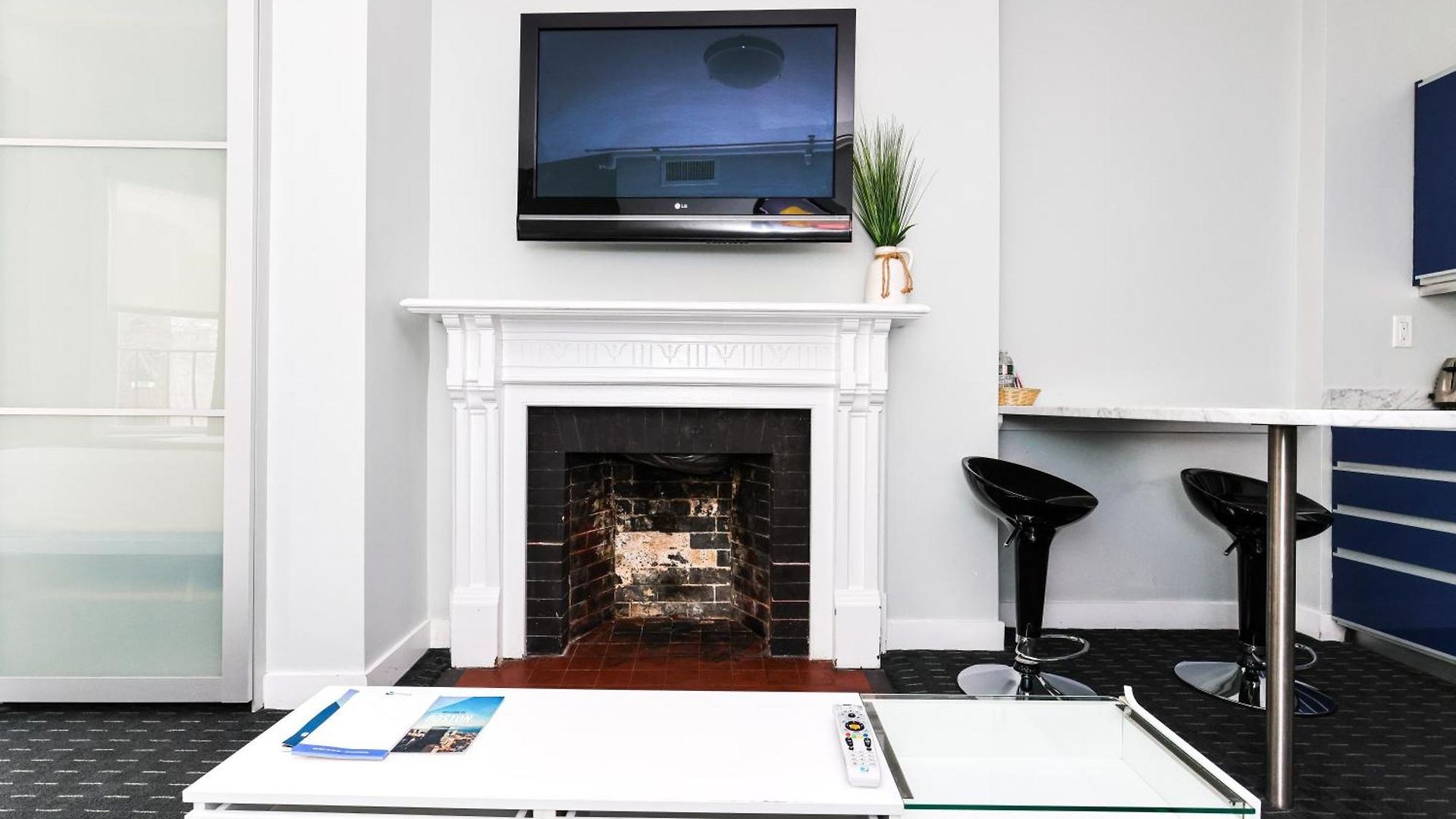 Apartment Furnished Newbury Street Studio, #6