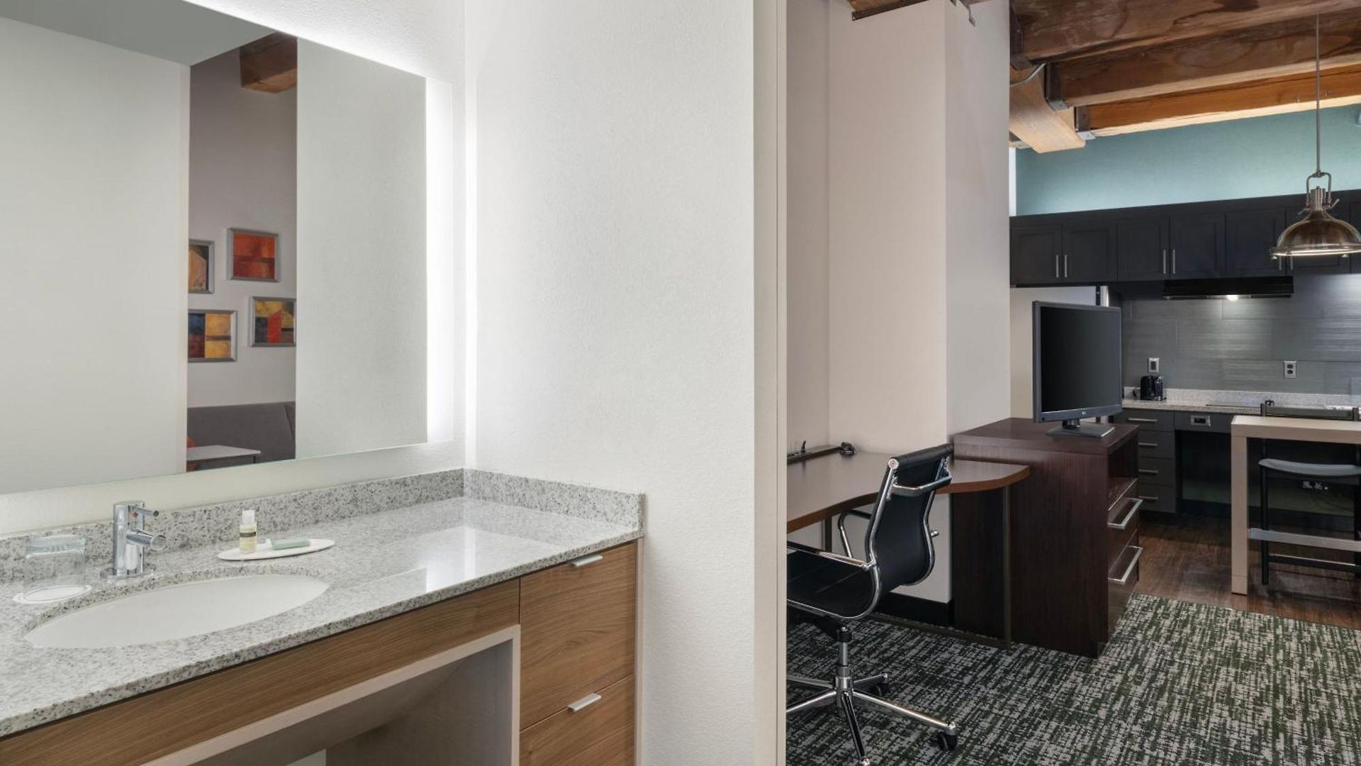 By Marriott Downtown Seaport Hotel 3*