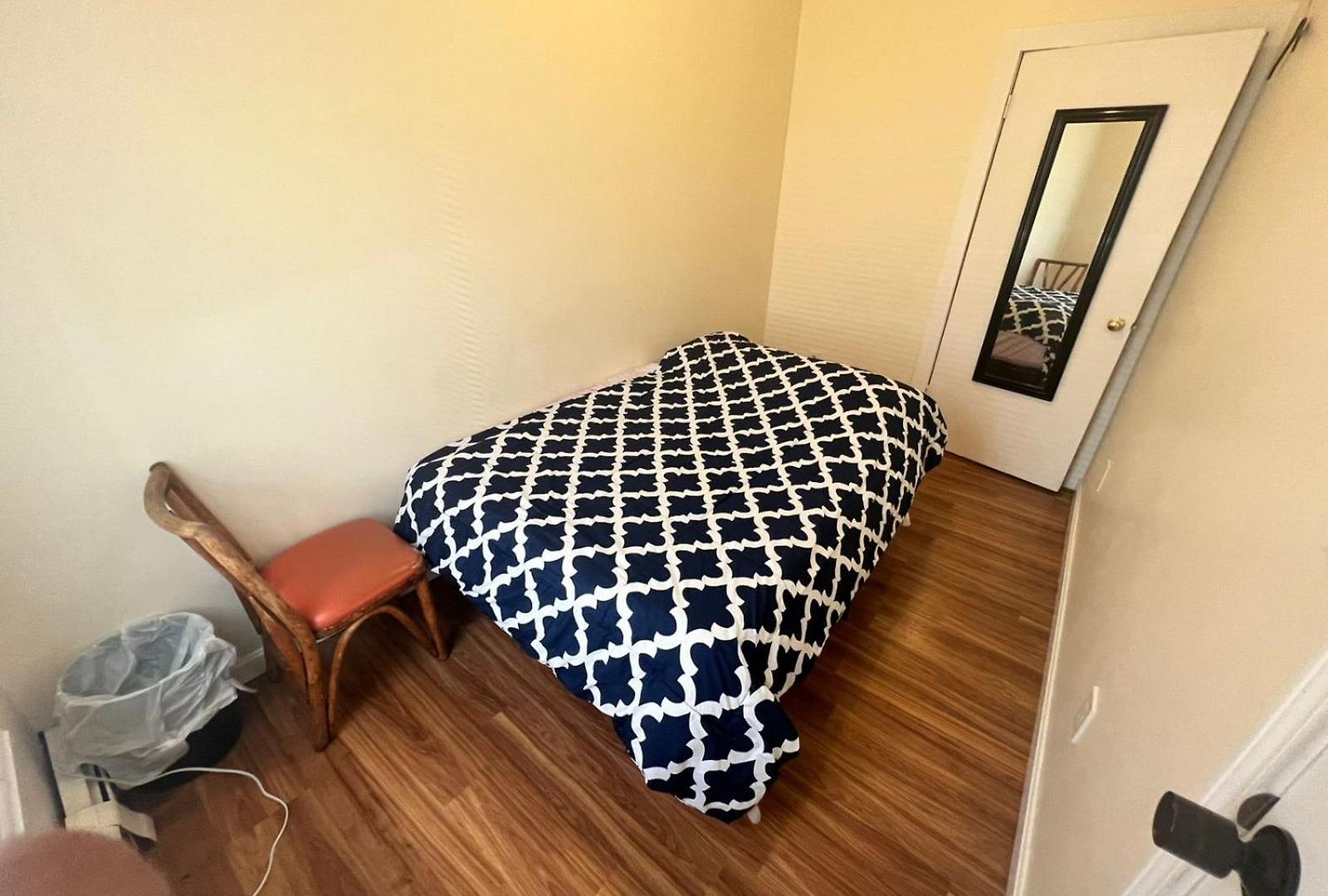 Private Bedroom Near Guest house