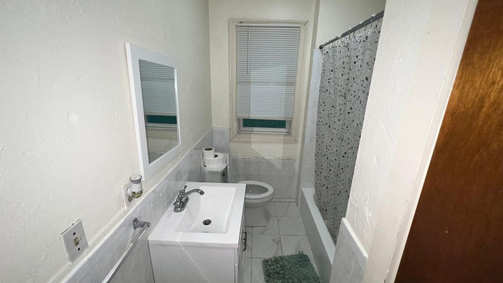 Private Bedroom Near Guest house