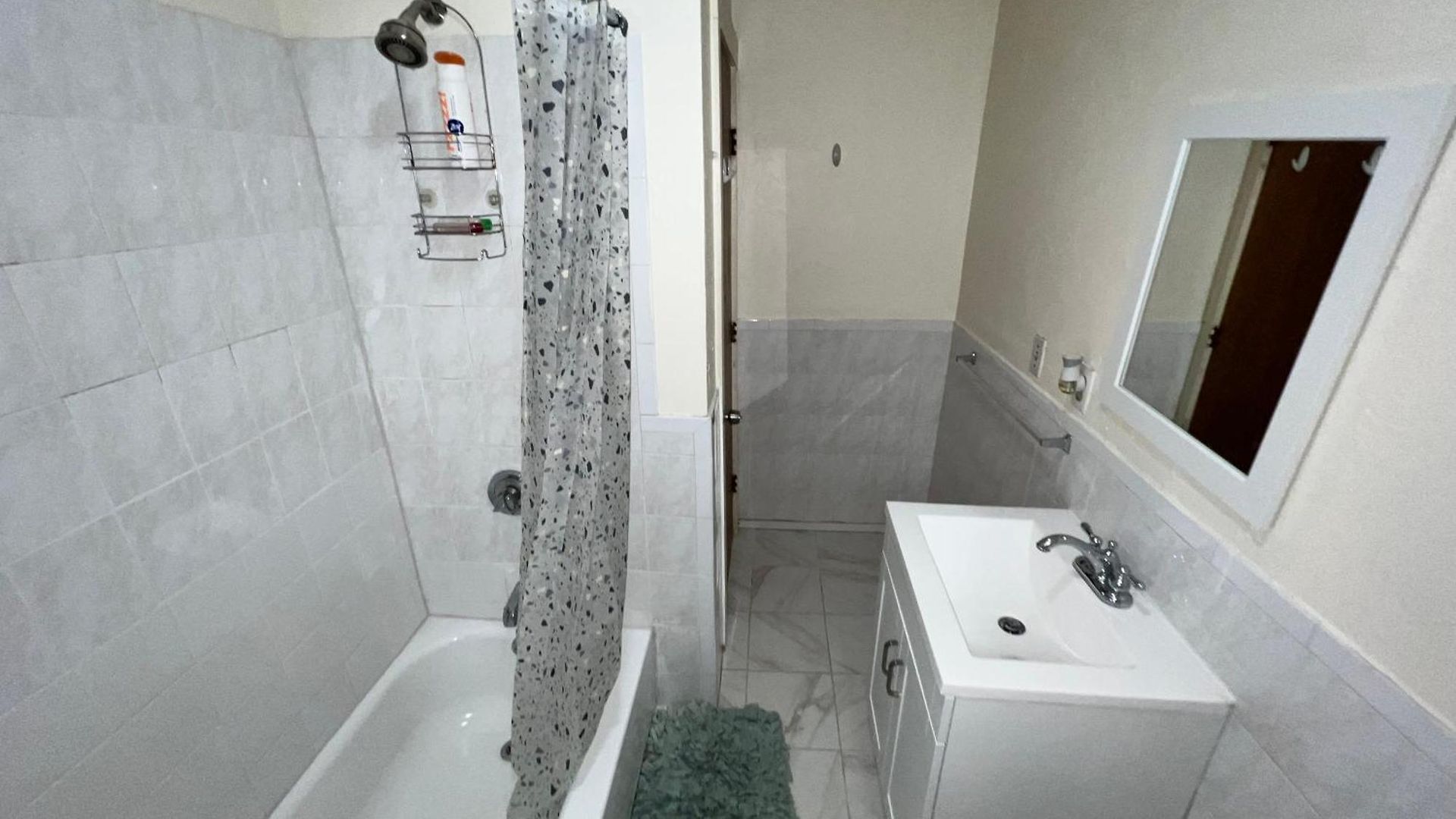 Private Bedroom Near Guest house