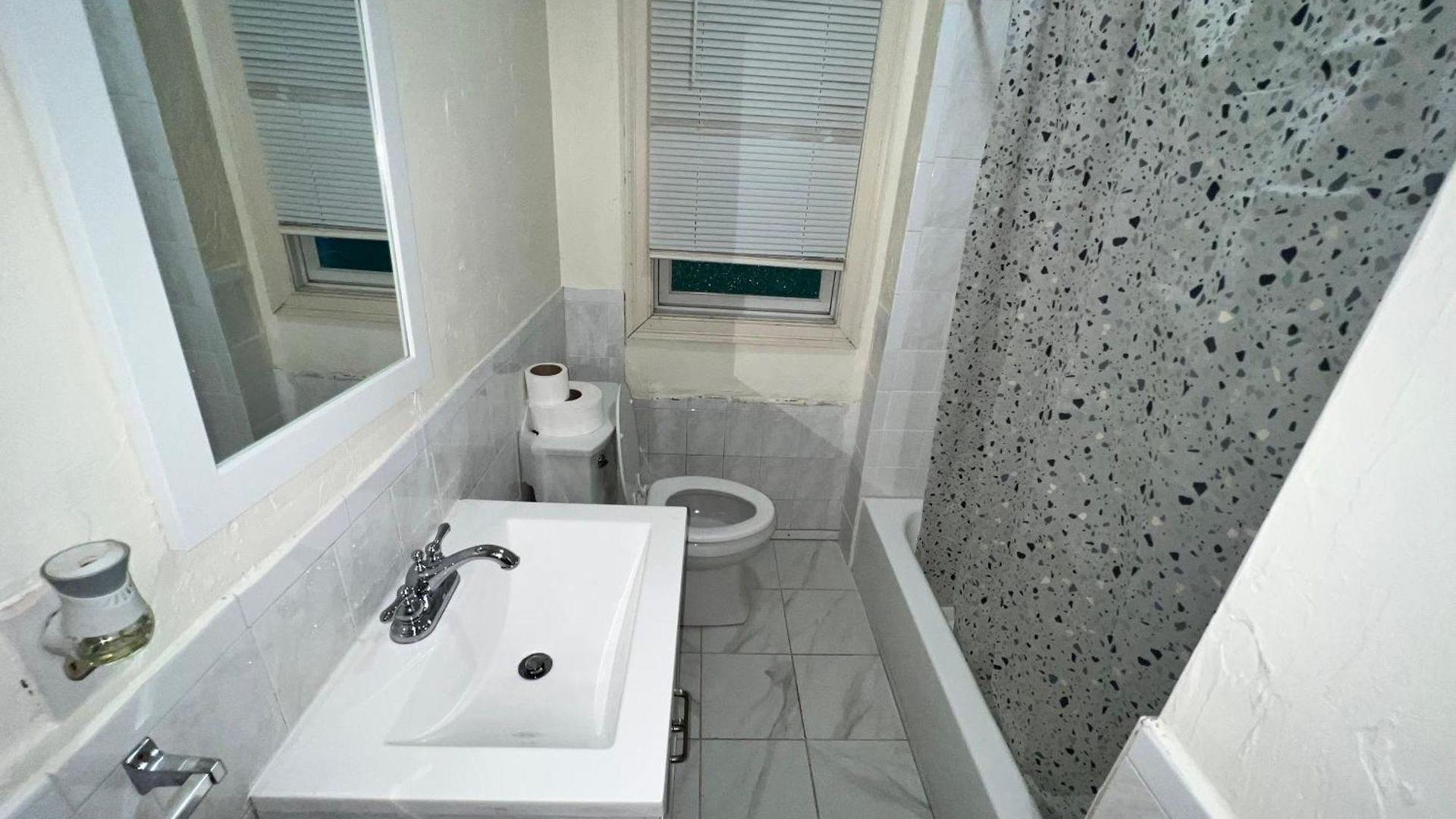 Private Bedroom Near * Boston