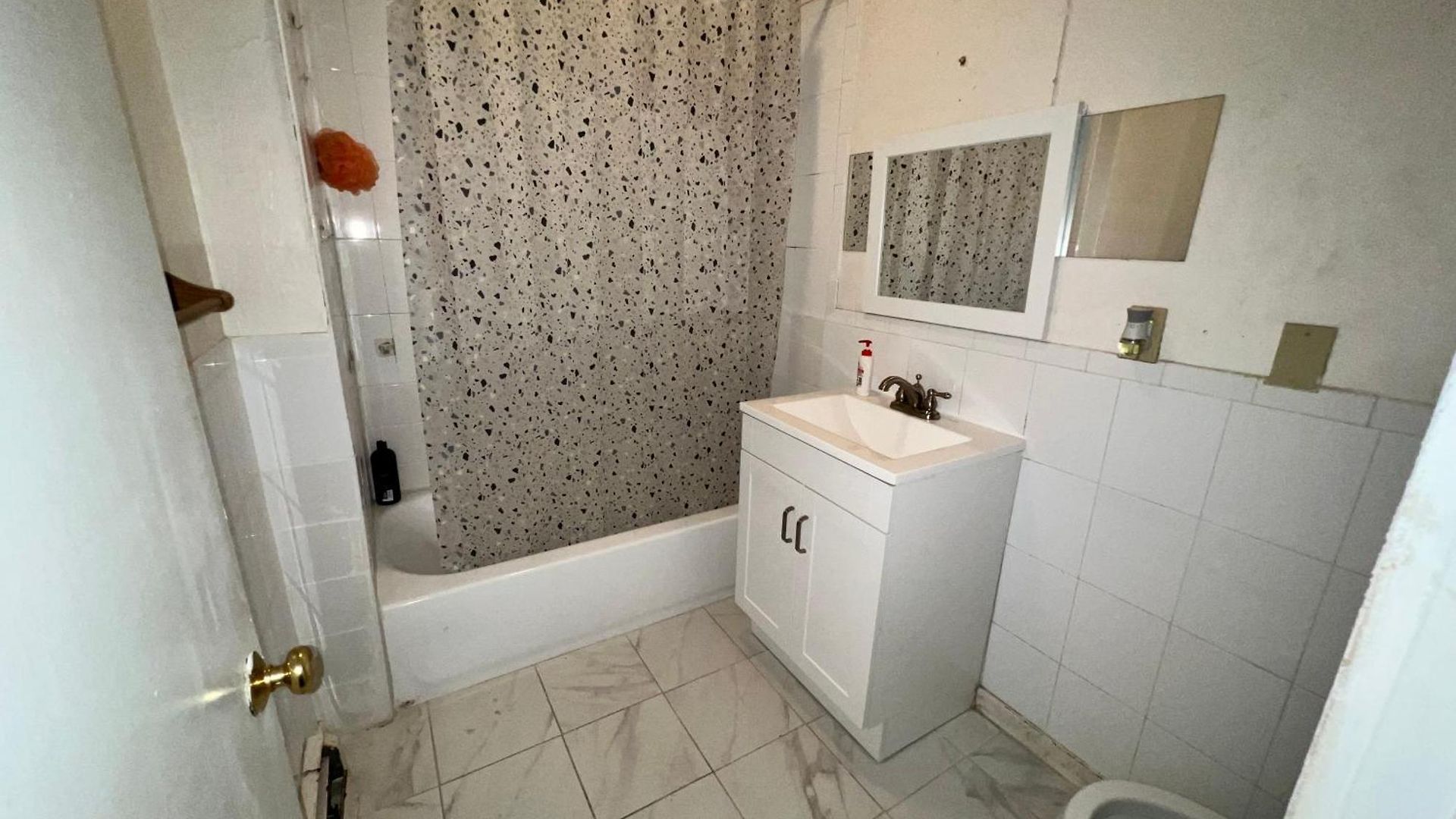Private Bedroom Near * Boston