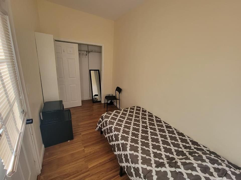 Guest house Private Bedroom Near Boston