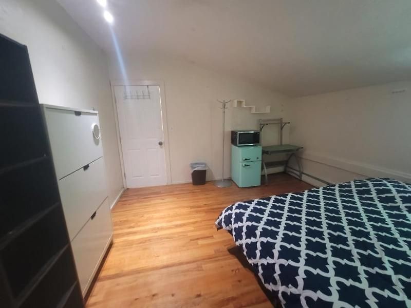 Private Bedroom Near *