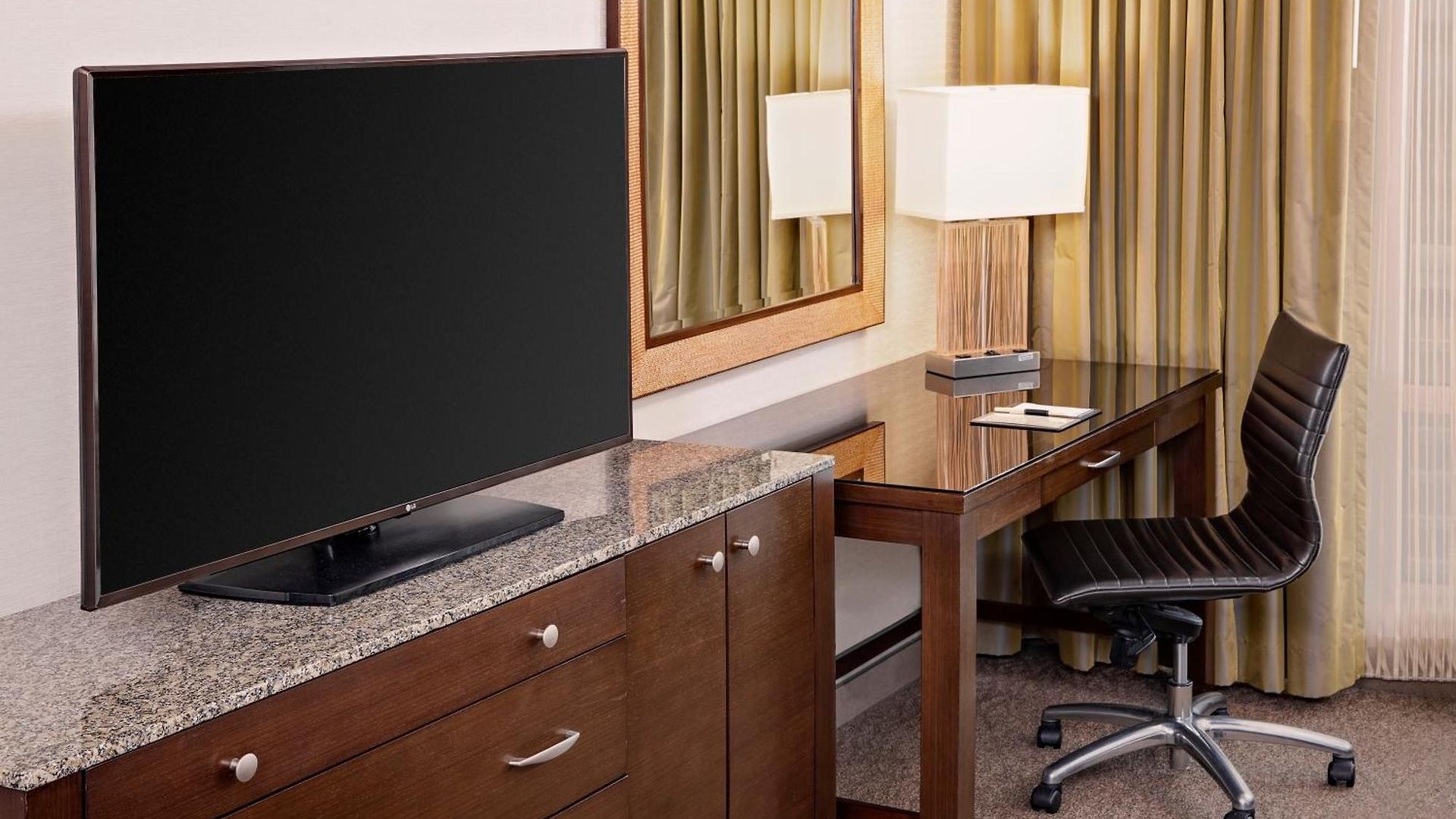 Doubletree By Hilton Bayside