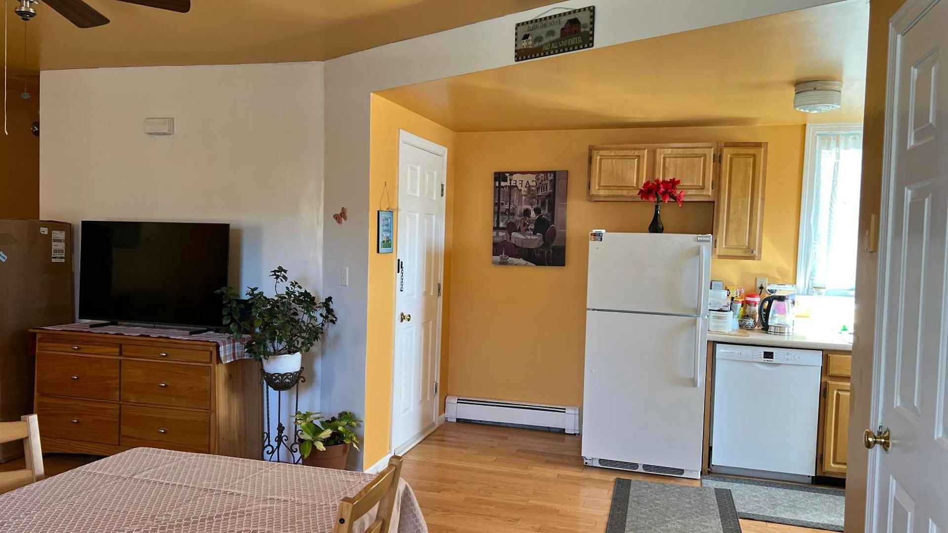 Beautiful 2-bedroom, 2-bath Townhouse Boston
