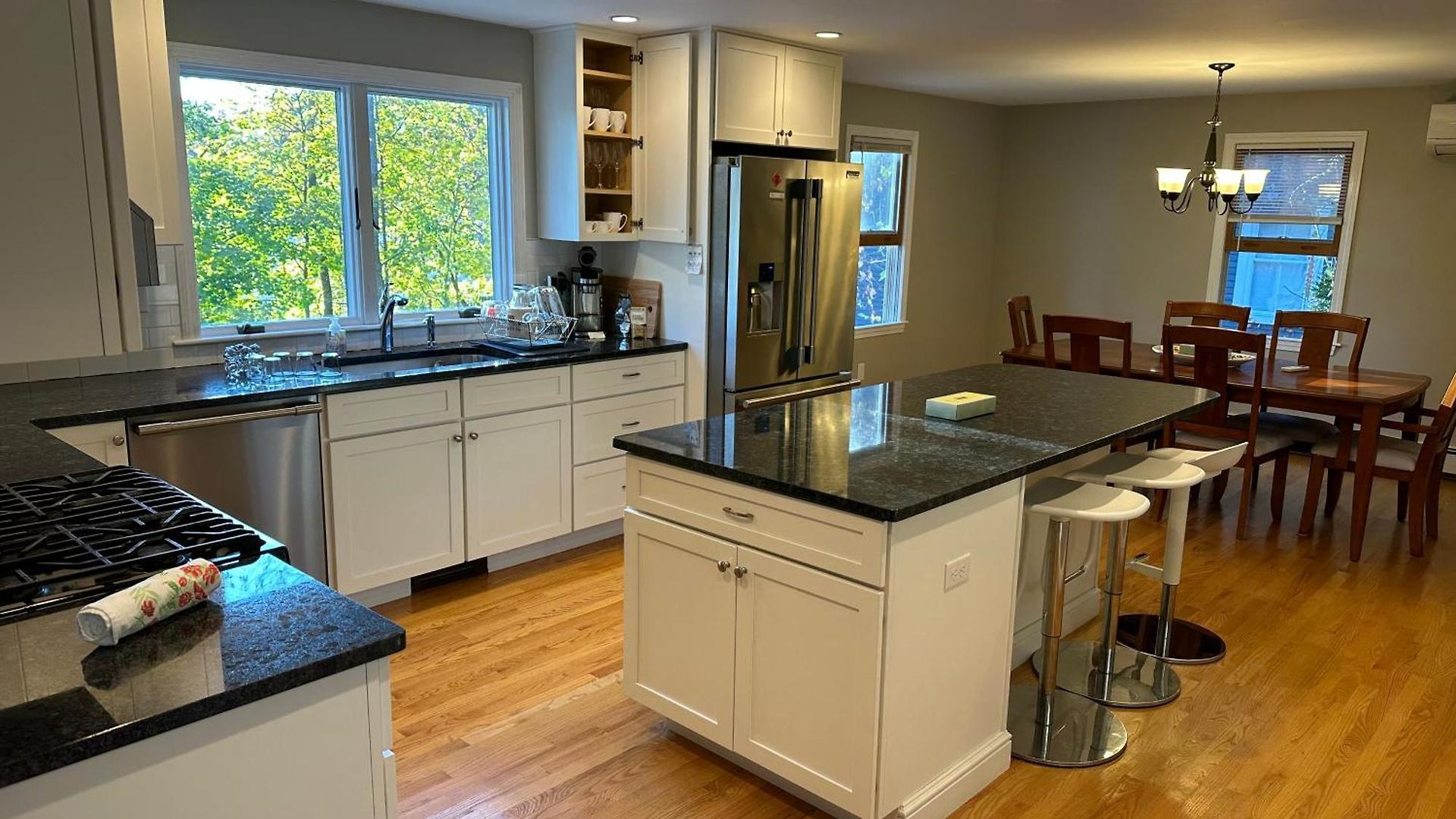 Homestay In Single Family House - Suburban Neighborhood In Boston