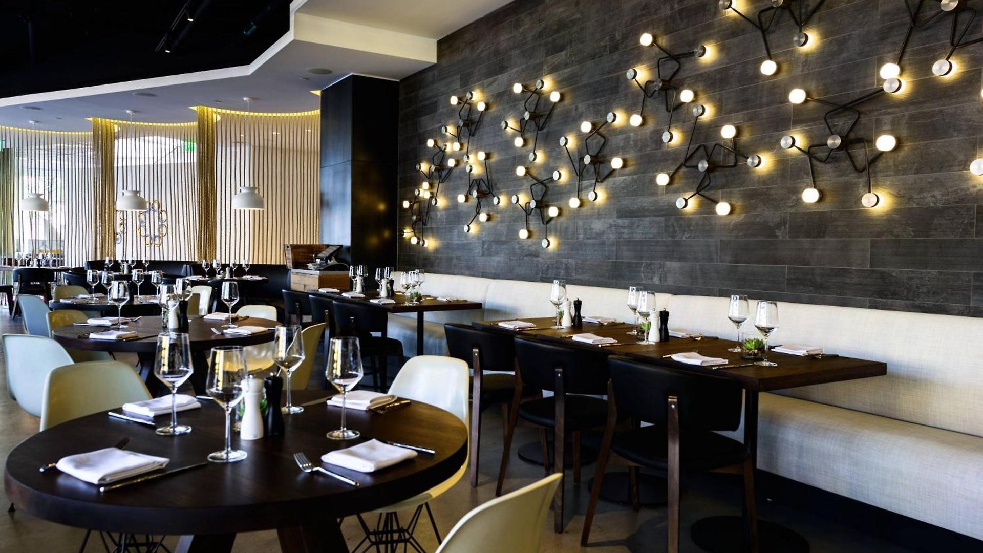 The Envoy Hotel, Autograph Collection Hotel Boston