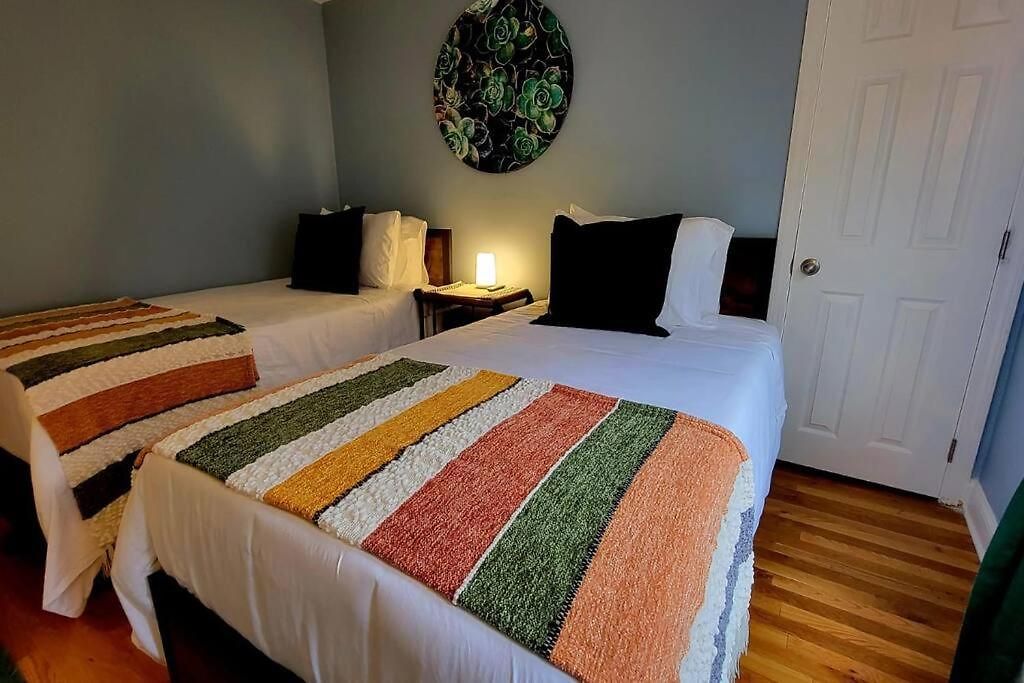 Unique & Peaceful Home, Ideal For 2026 World Cup Visitor, Free Parking * Boston