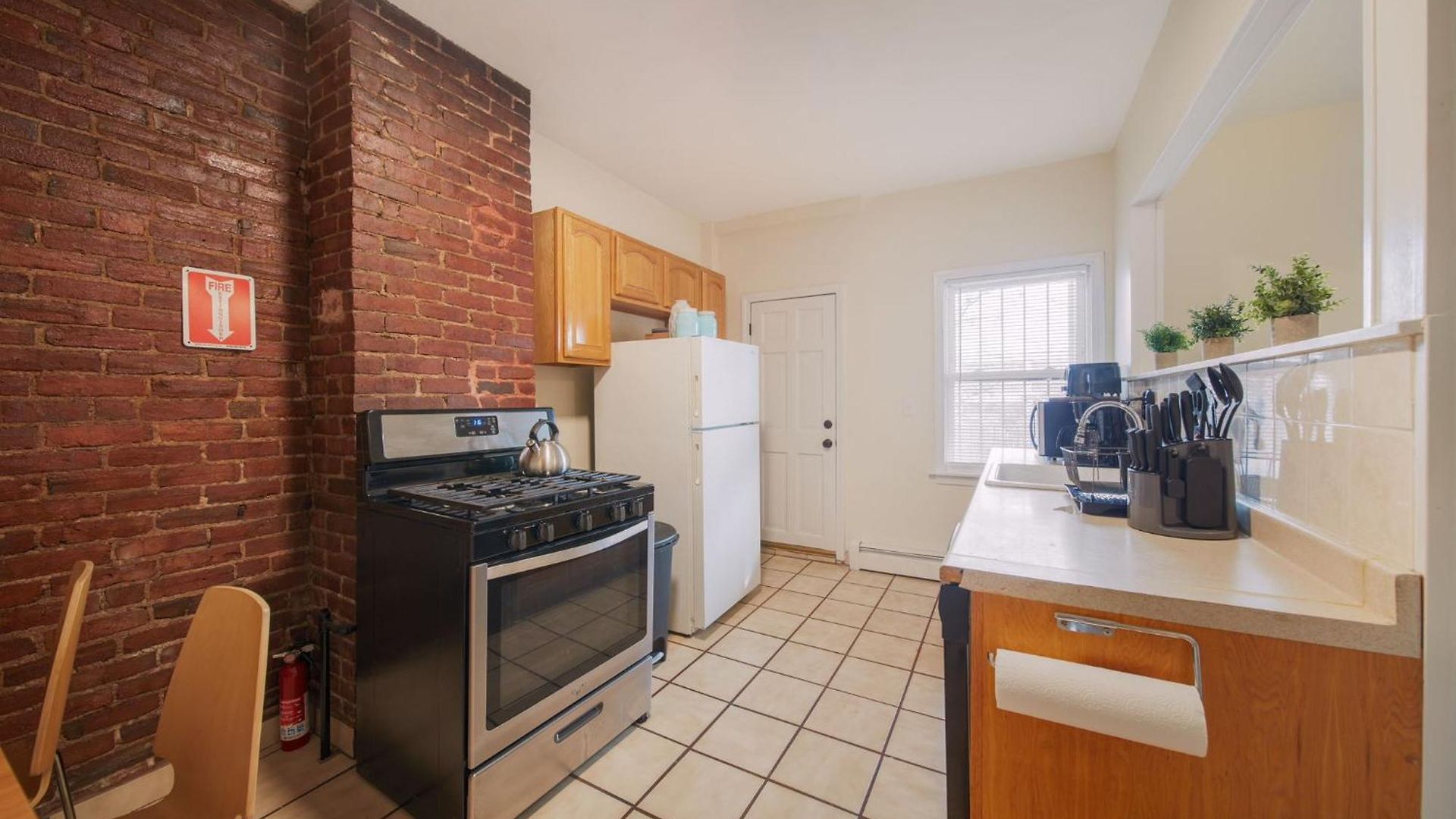 2br In The Heart Of Near Med Apartment Boston