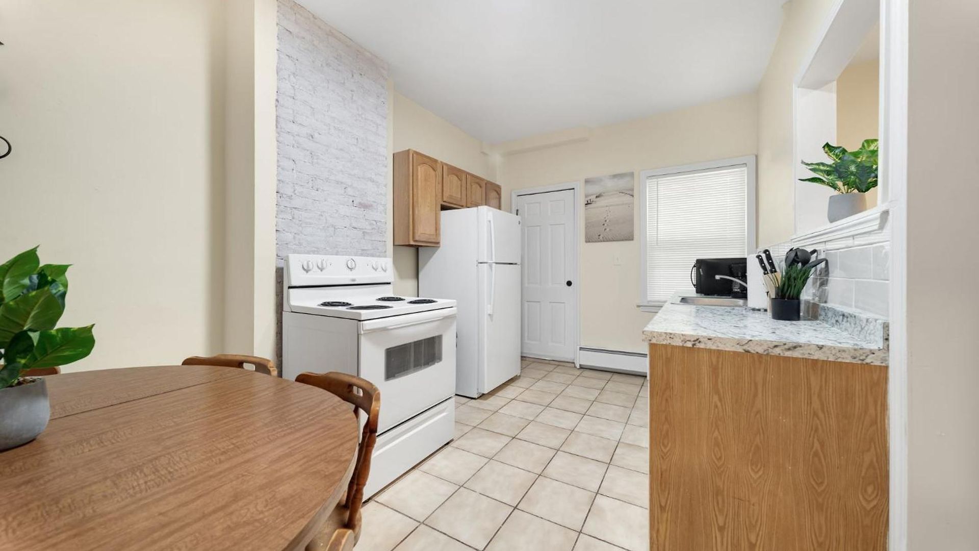 Newly Renovated 2br1ba At The Boston