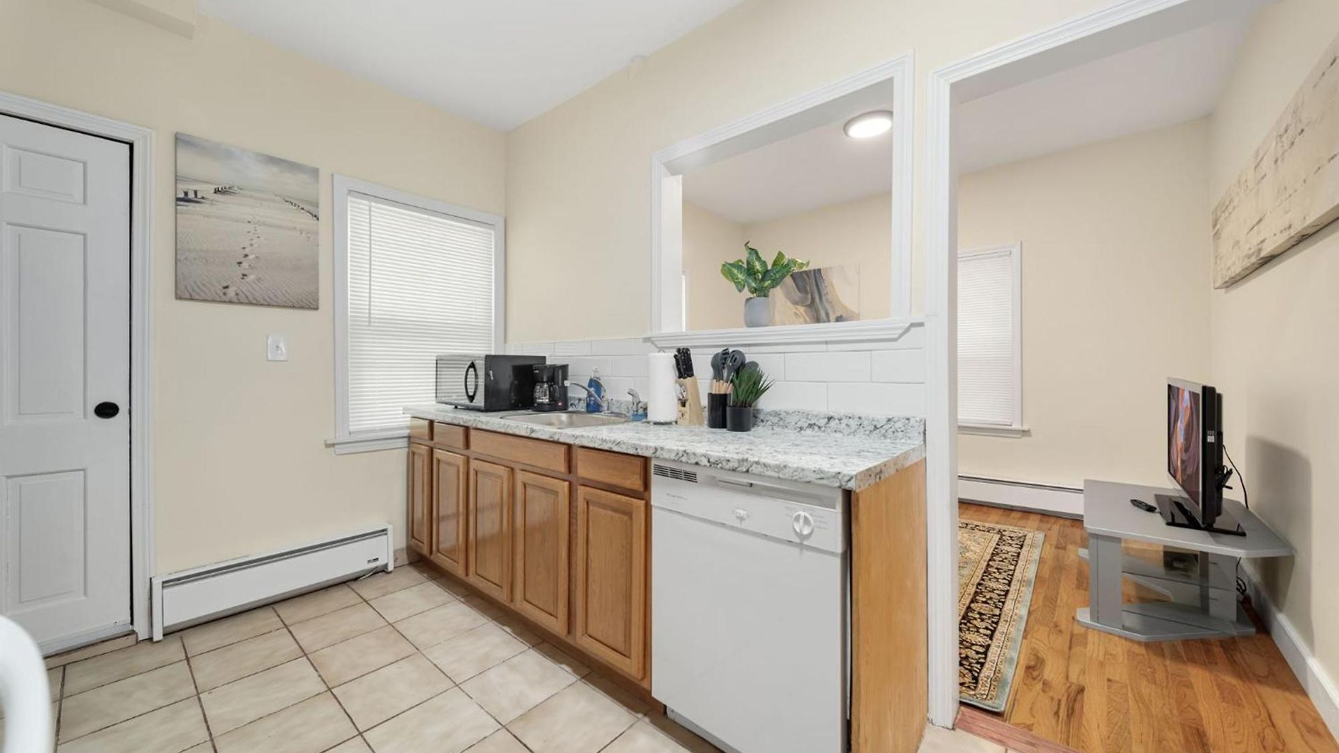 Newly Renovated 2br1ba At The *