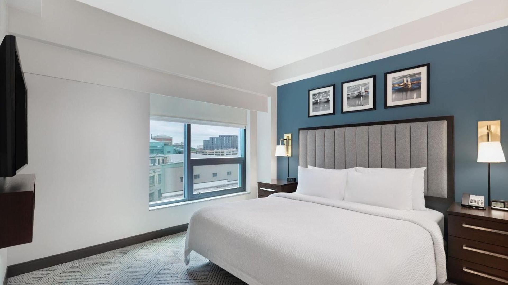 By Marriott Back Bay/fenway