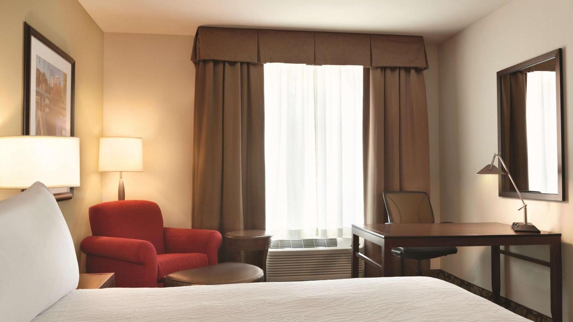 Hilton Garden Logan Airport Hotel 3*