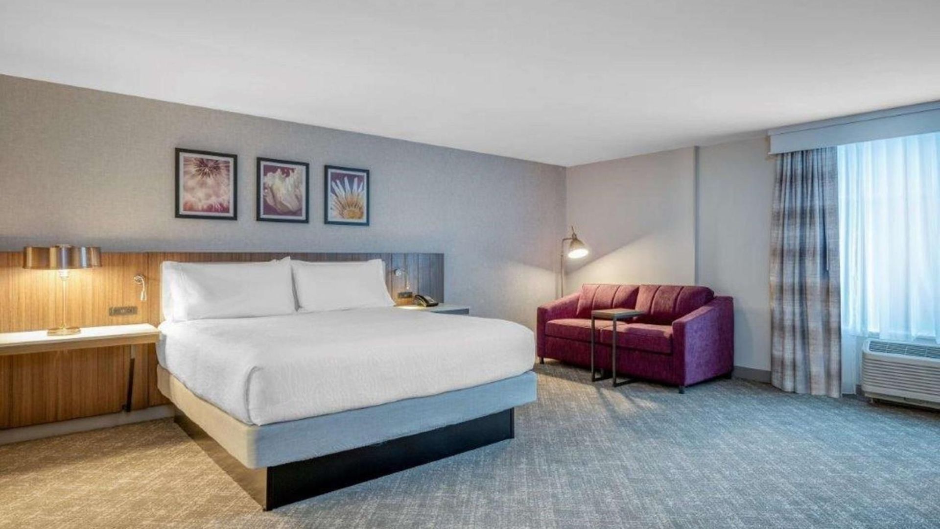 Hilton Garden Logan Airport 3*