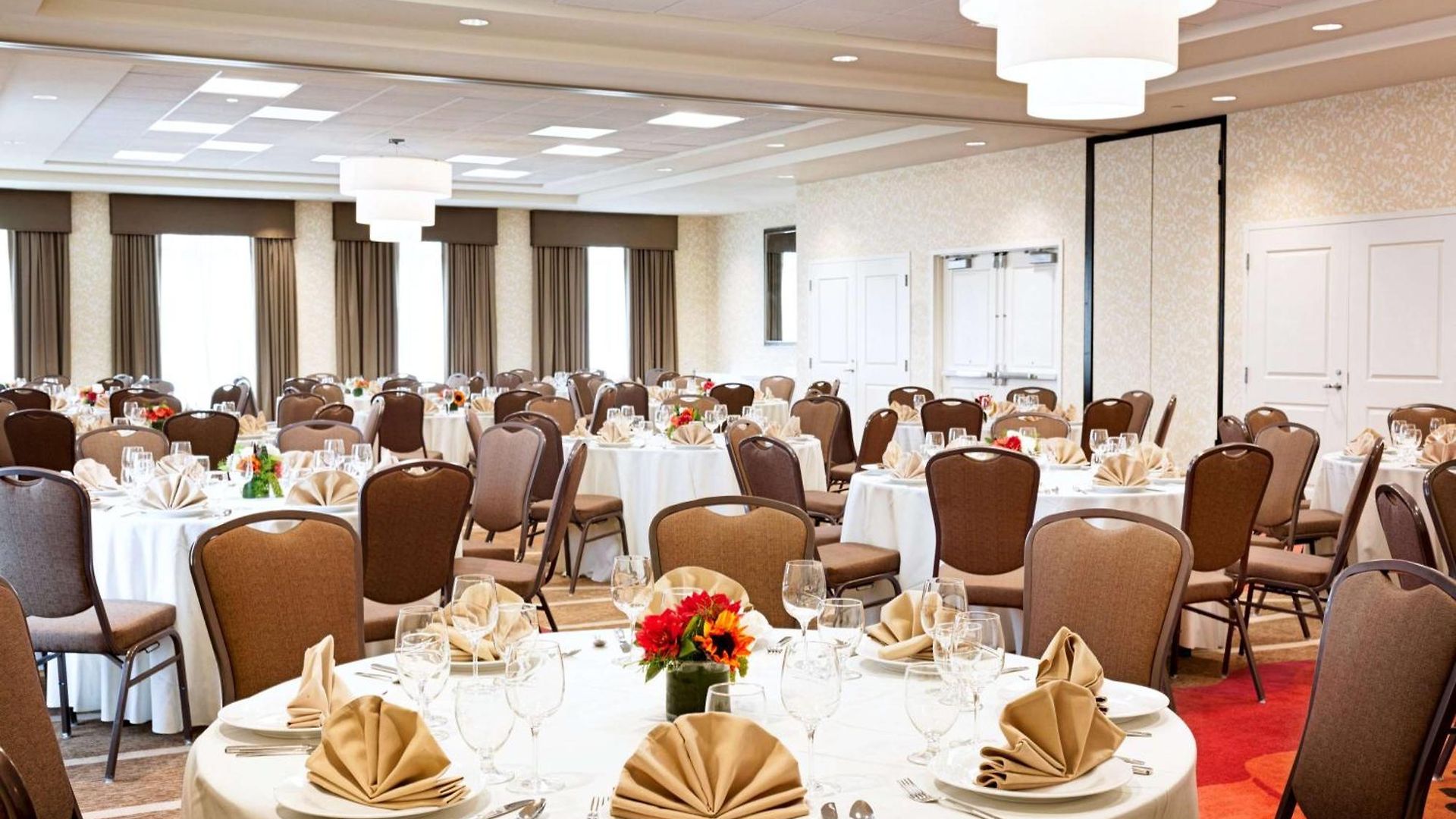 Hilton Garden Logan Airport Hotel 3*