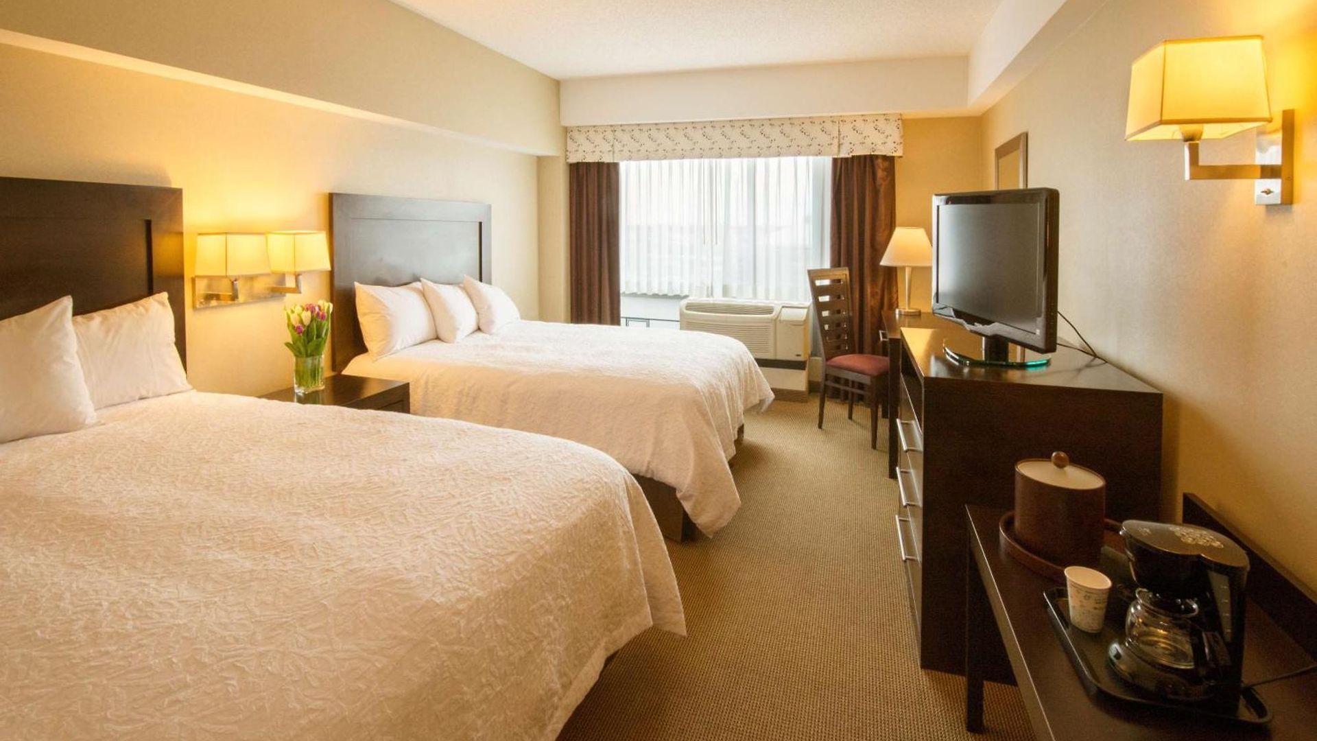 Hampton & Crosstown Center Hotel