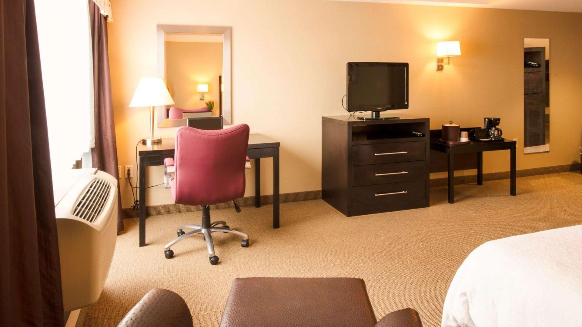 Hampton & Crosstown Center 3* Boston