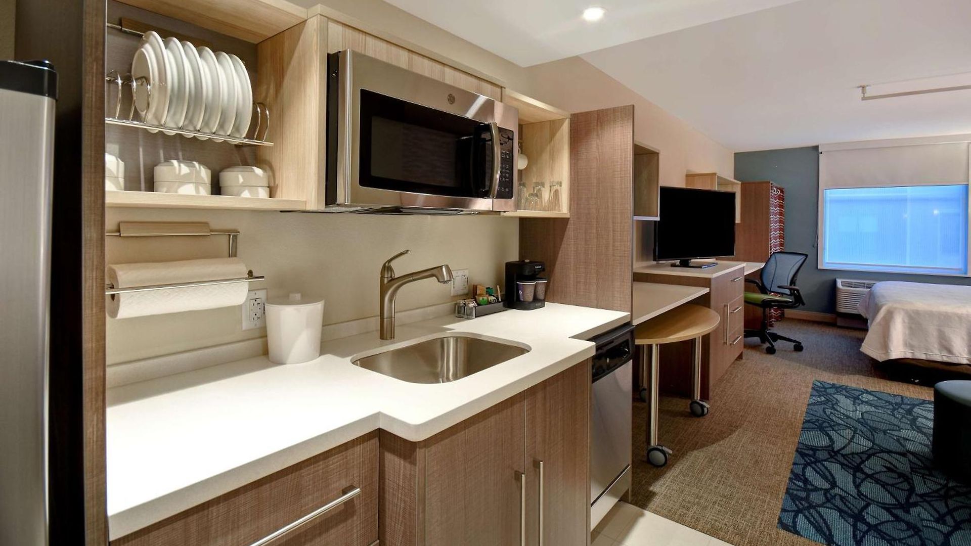 Home2 By Hilton South Bay 3*