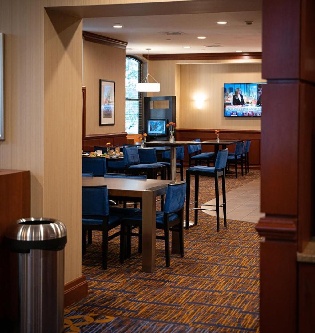 Courtyard Copley Square Hotel 3*