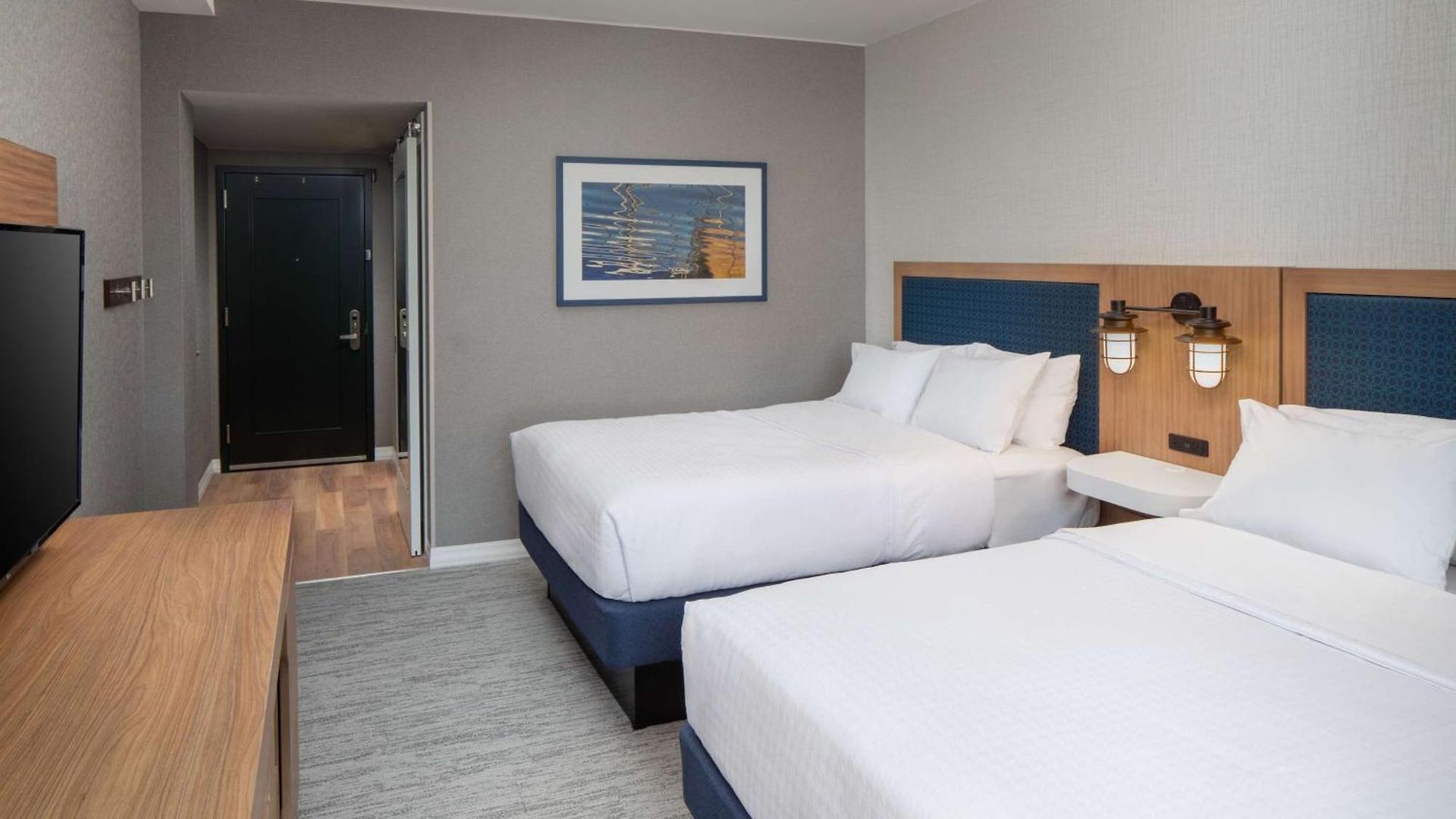 Hampton By Hilton At The Seaport District Hotel 3*