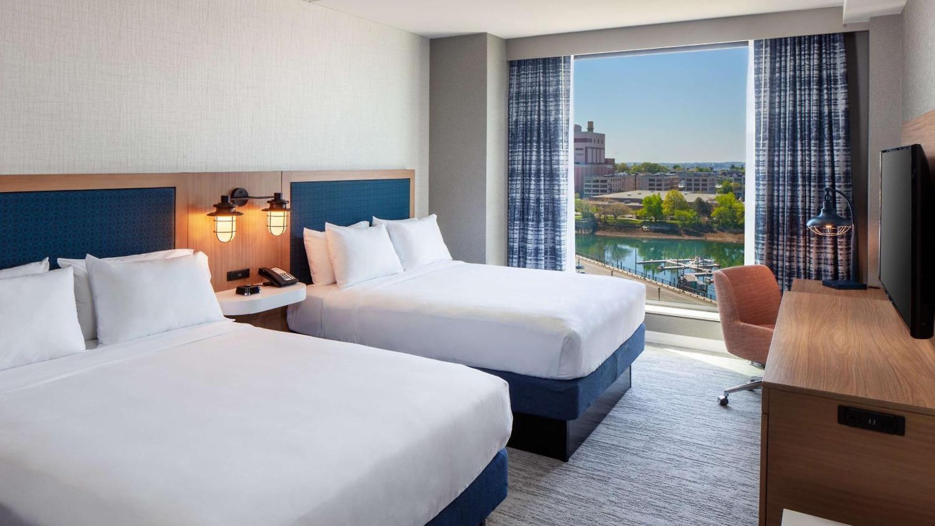 Hampton By Hilton At The Seaport District 3*