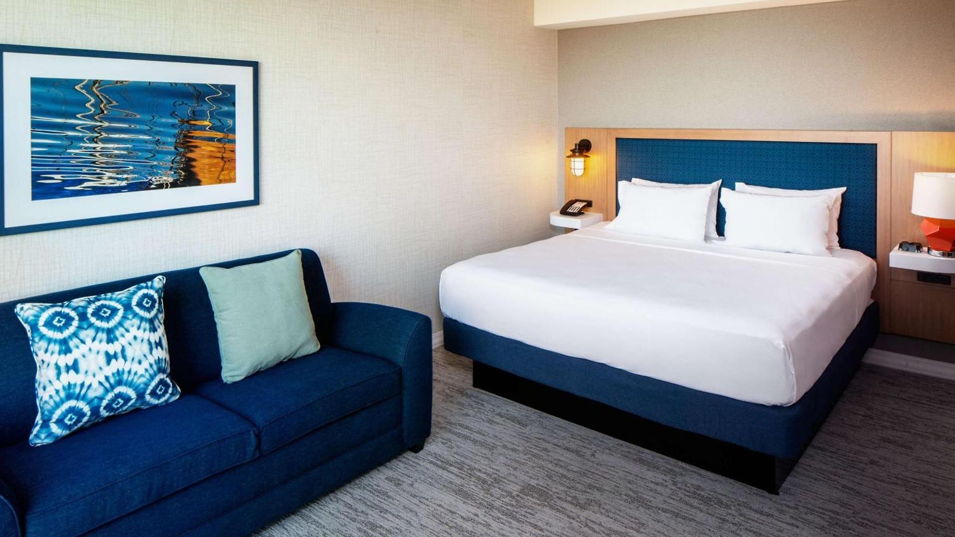 Hampton By Hilton At The Seaport District