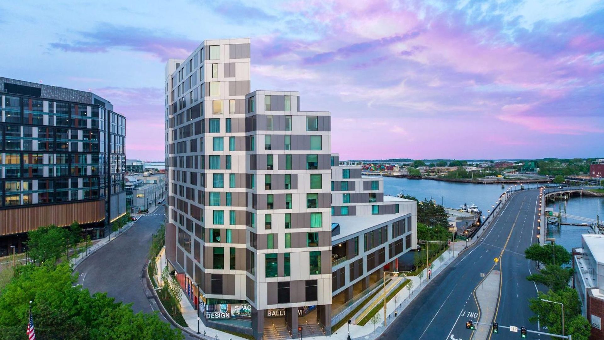 Hampton By Hilton At The Seaport District