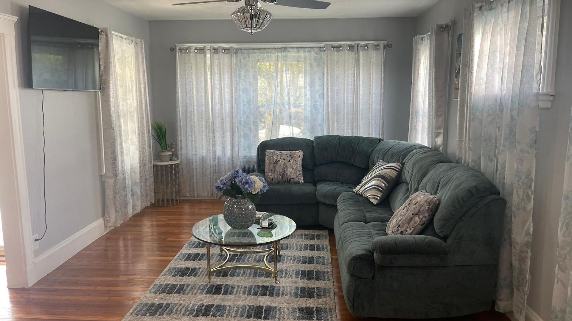 Luxury 2 Bedroom Private Apartment