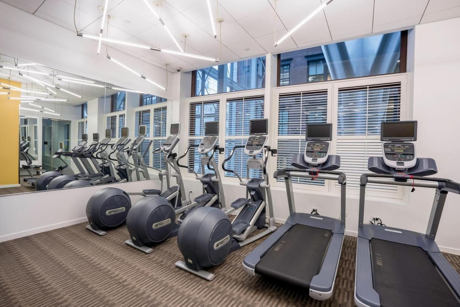 Downtown W Gym Wd Nr Waterfront Bos-985 *