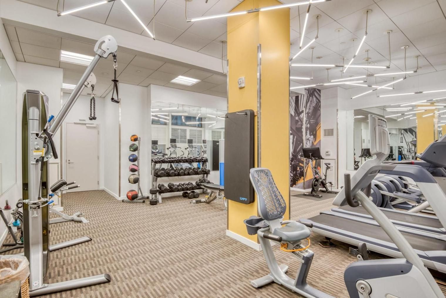 Apartment Downtown W Gym Wd Nr Waterfront Bos-985