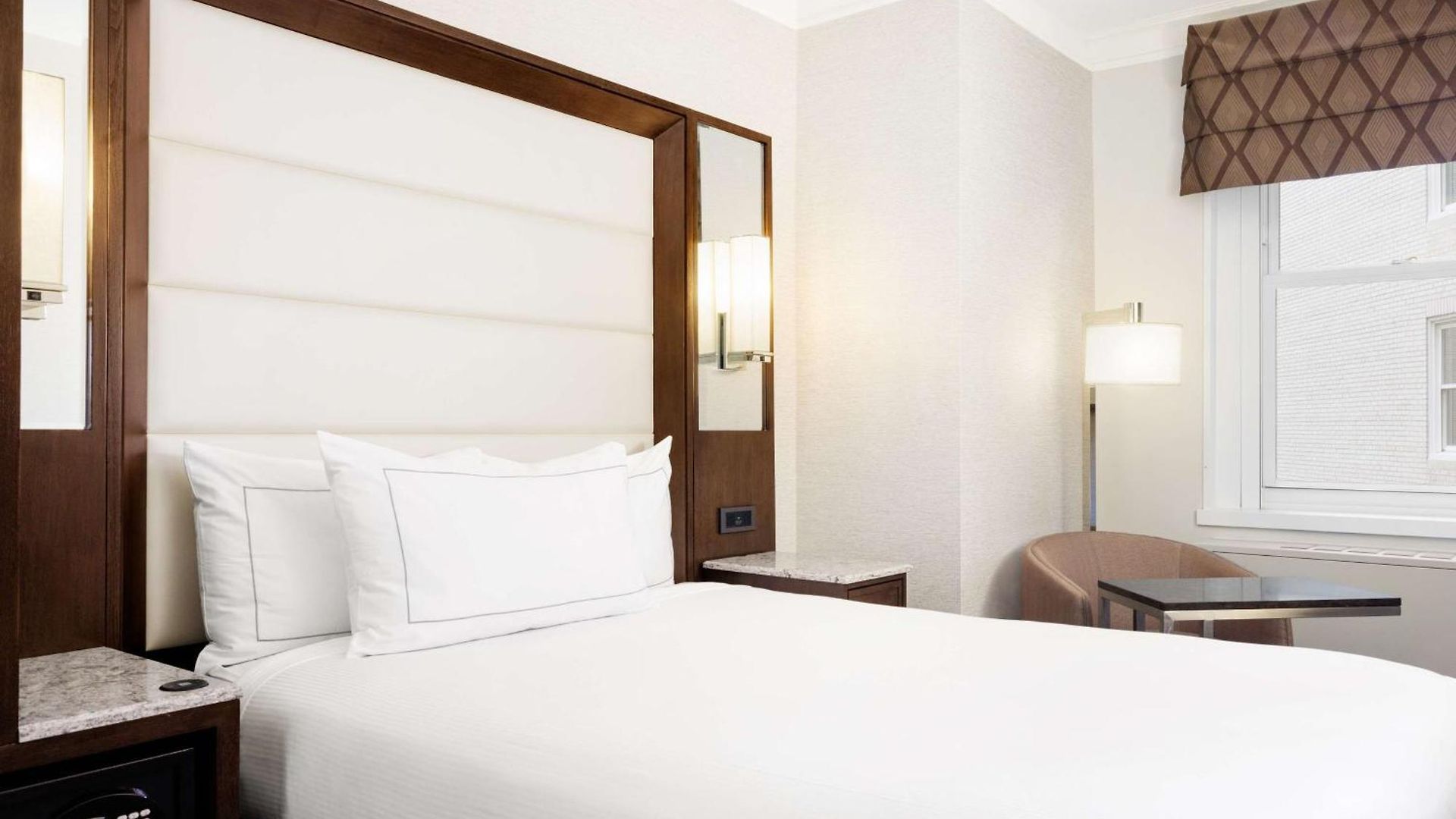 Hilton Park Plaza