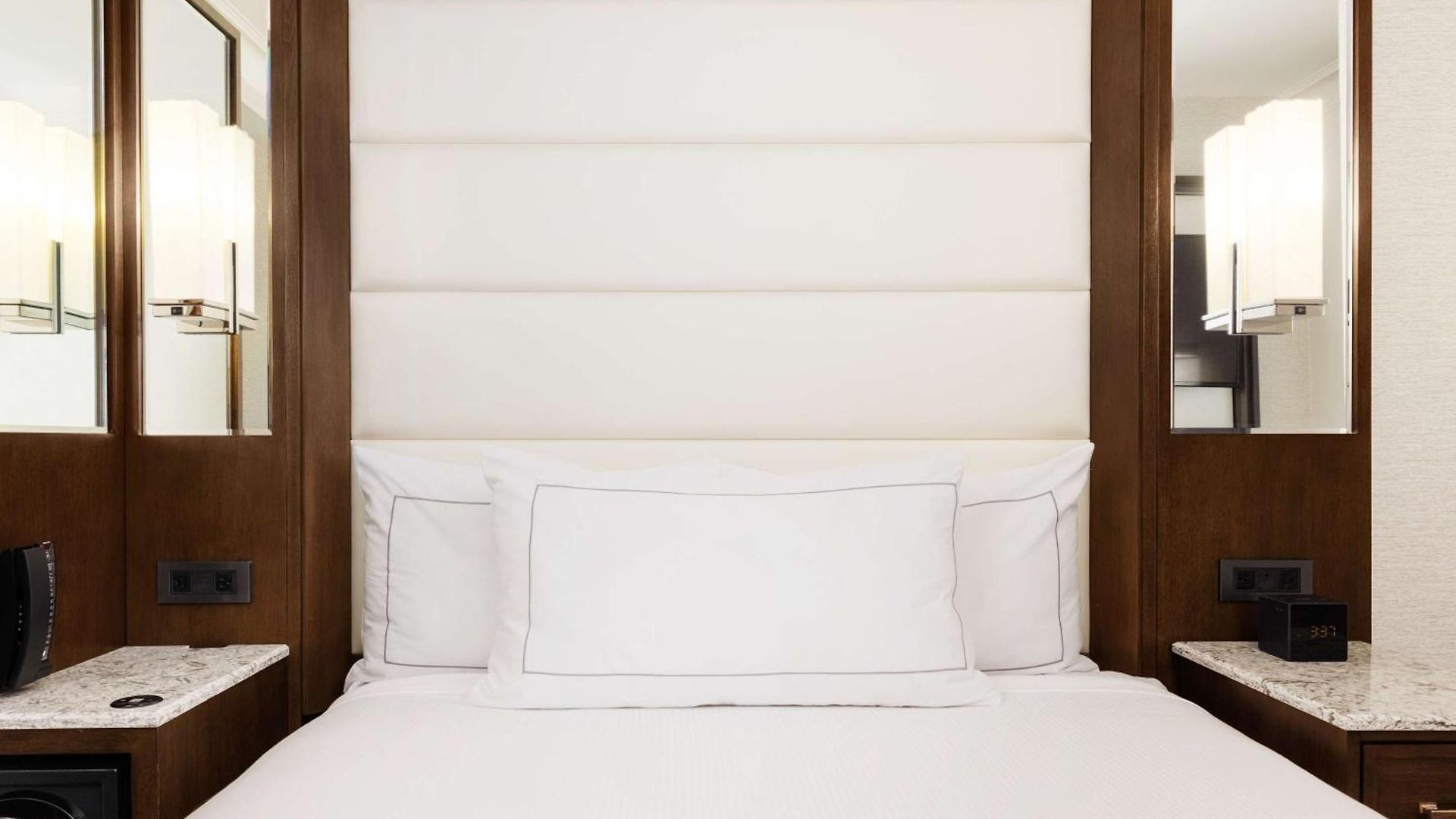Hilton Park Plaza Hotel 4*