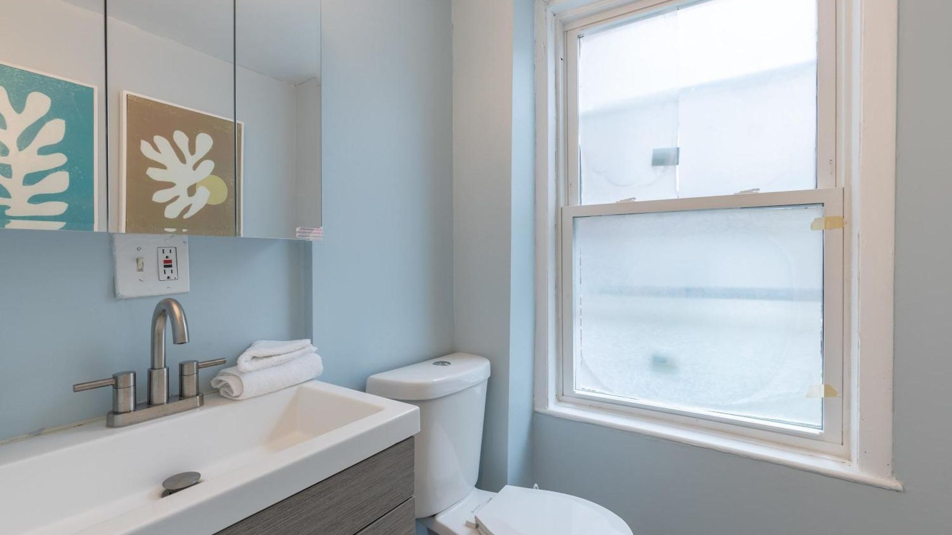 3 Bed 1 Bath In Historic Building Apartment