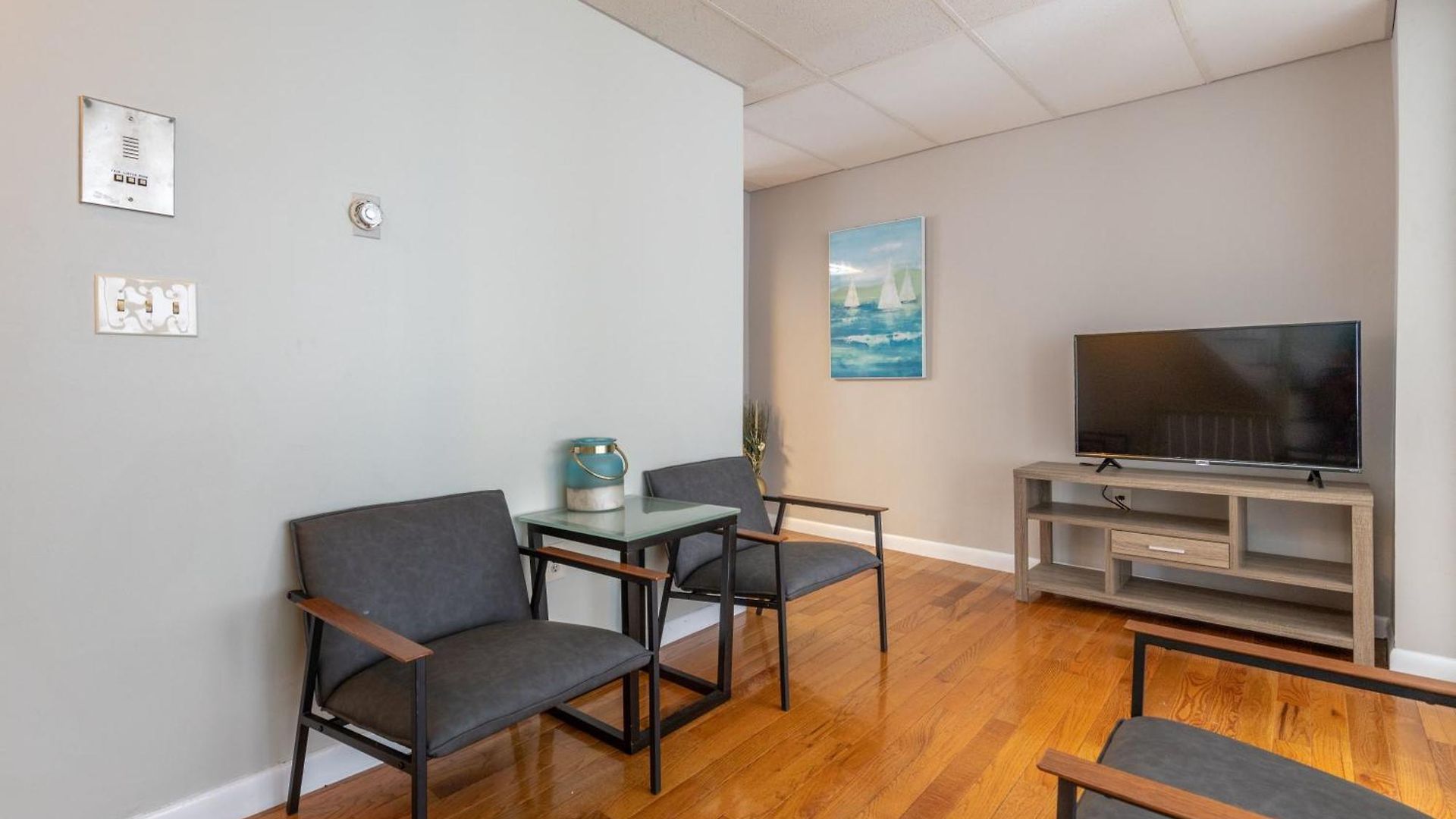 3 Bed 1 Bath In Historic Building