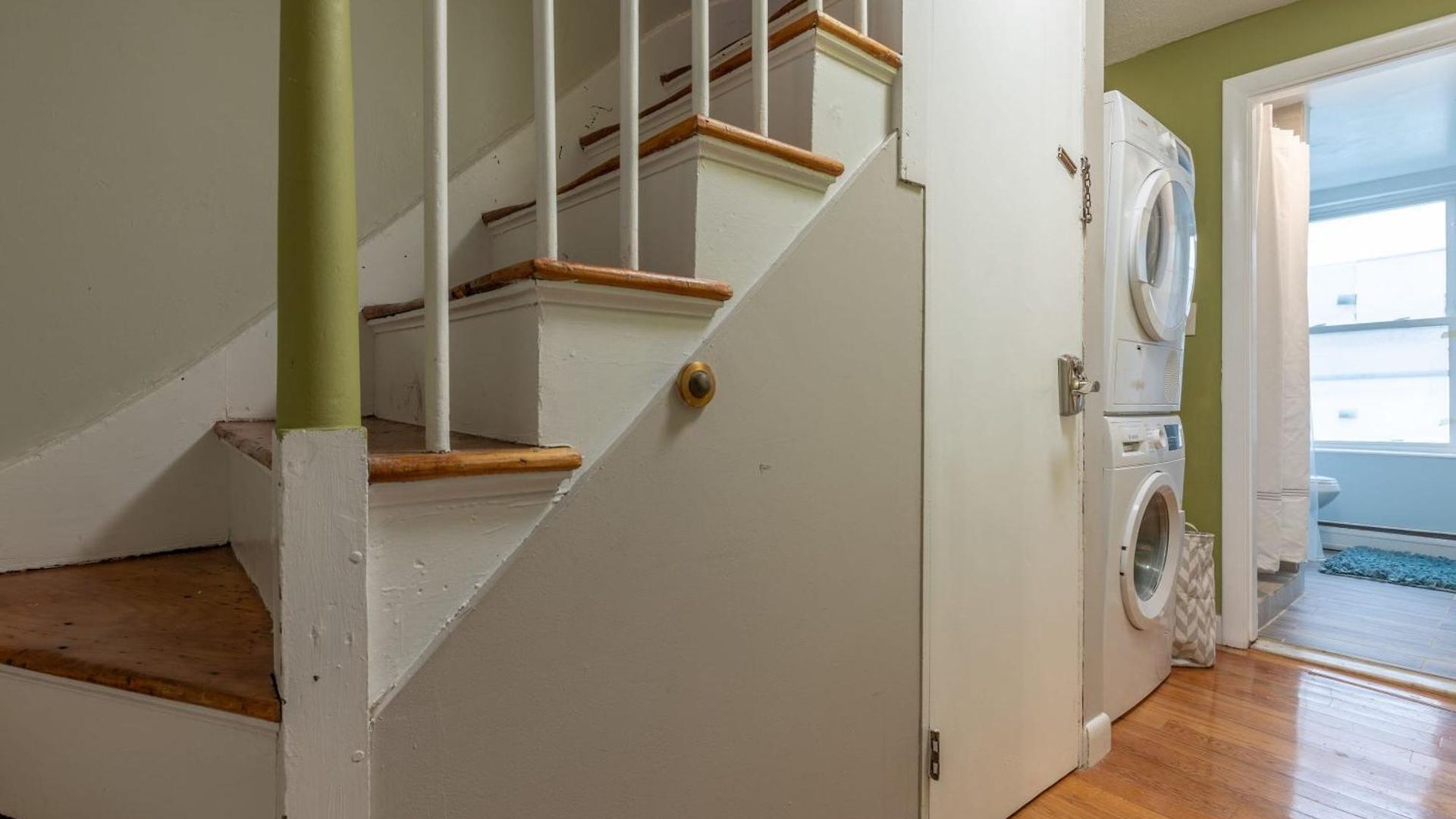 Apartment 3 Bed 1 Bath In Historic Building