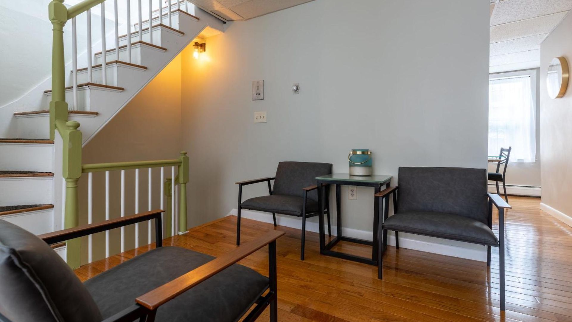 3 Bed 1 Bath In Historic Building Apartment