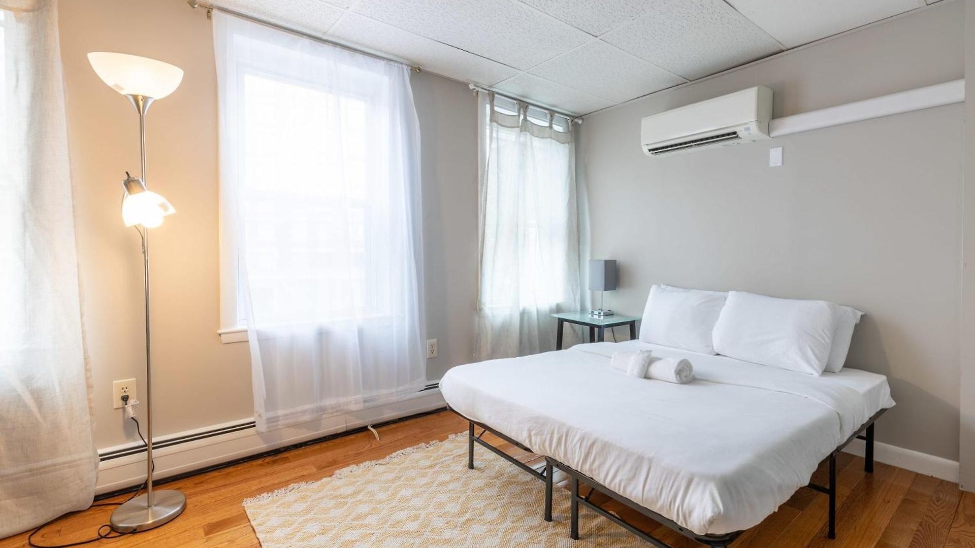 3 Bed 1 Bath In Historic Building