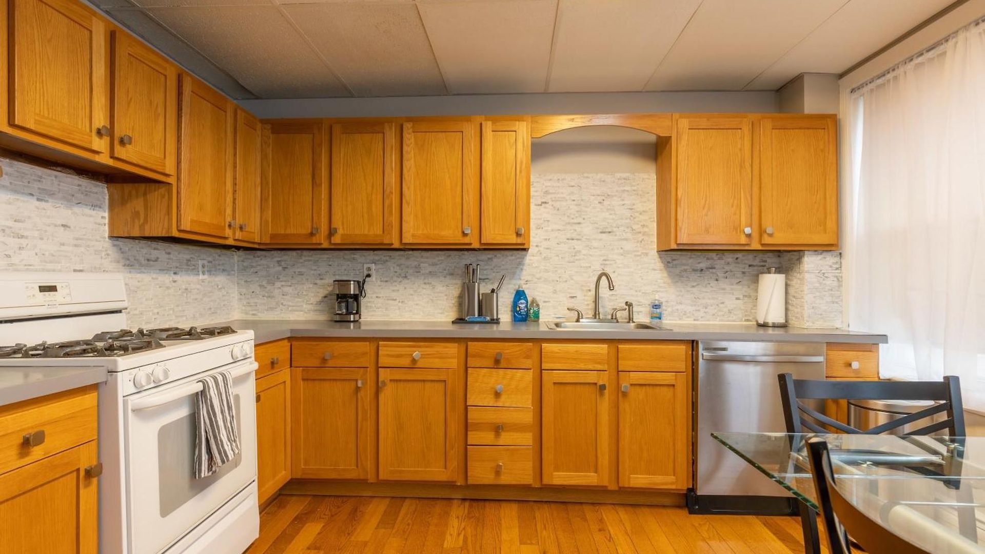 3 Bed 1 Bath In Historic Building Apartment