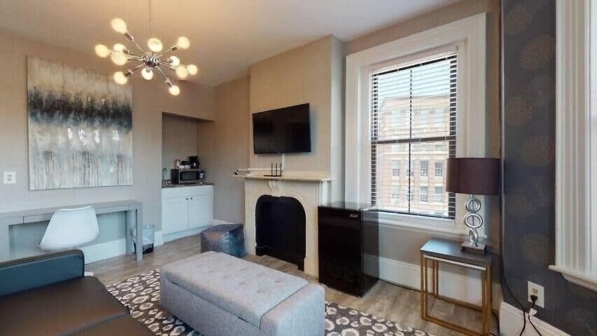 Apartment 1-31 Excellent Location, Walk Everywhere Sleeps 3