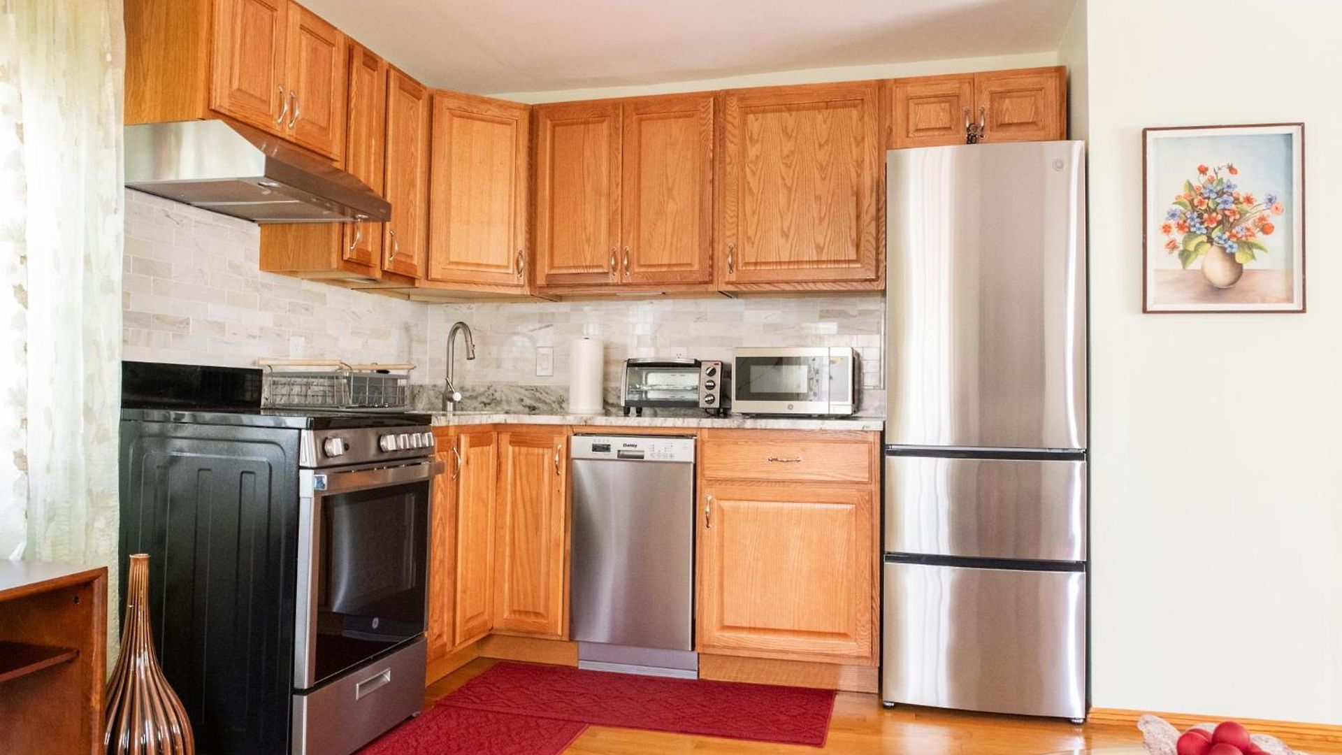 Modern Beautiful Apartment-5 Beds-full Kitchen-parking-super Clean-great For Groups Boston