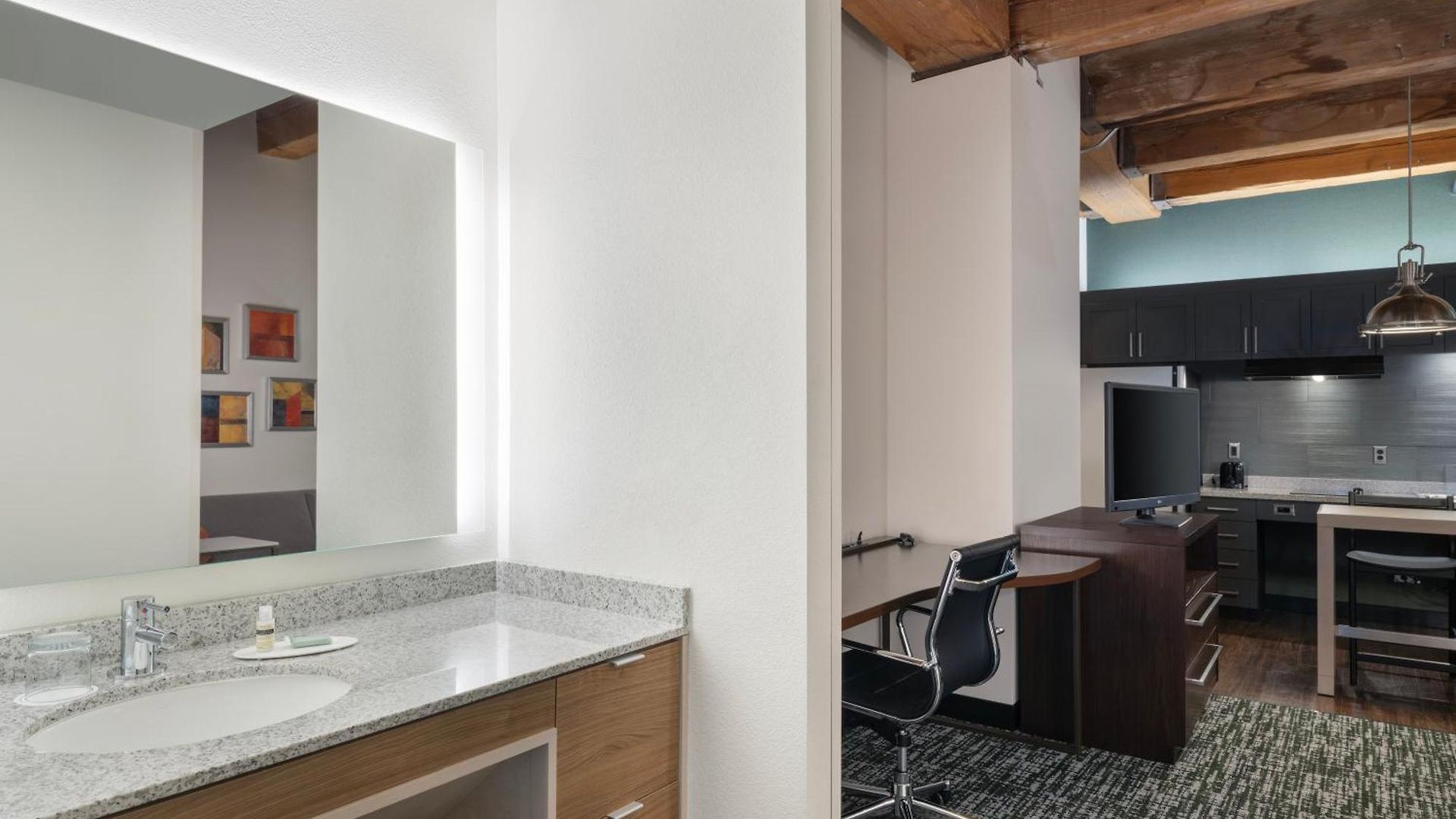 Hotel By Marriott Downtown Seaport 3*