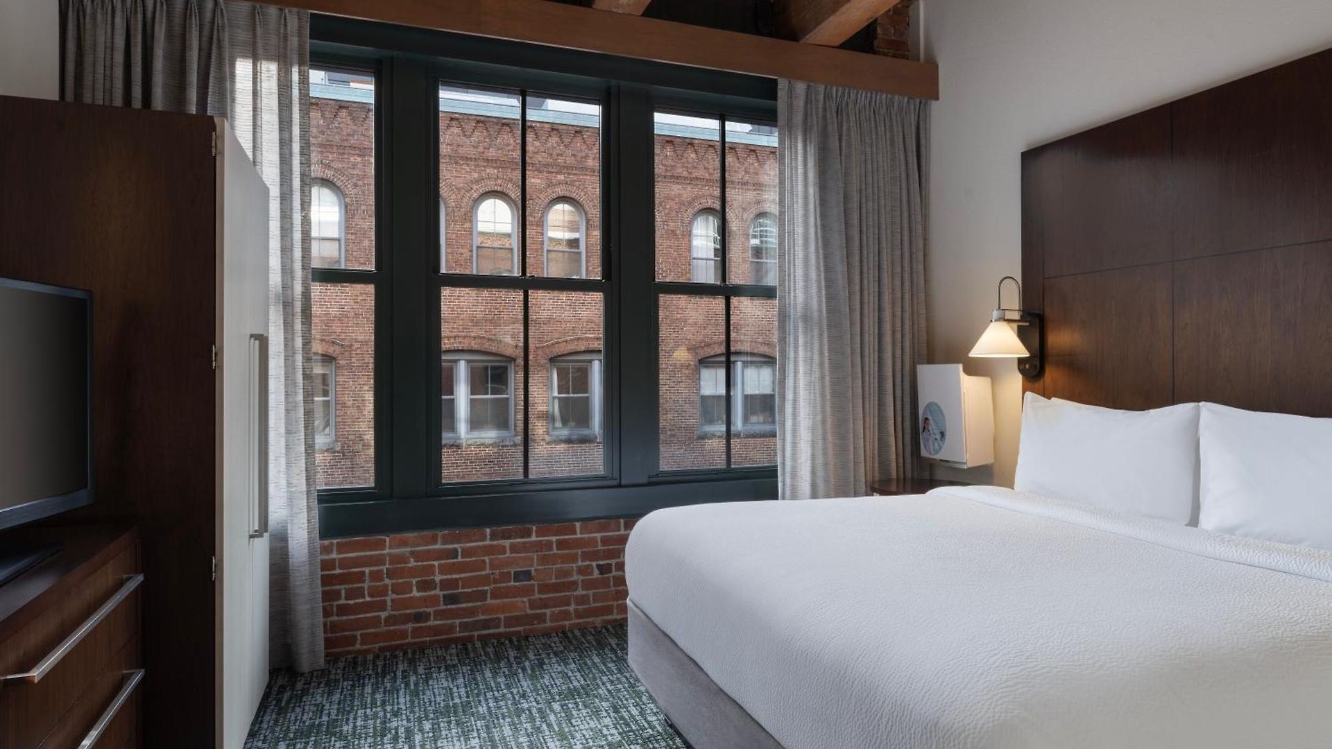Hotel By Marriott Downtown Seaport Boston
